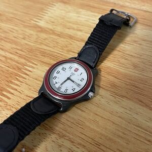 Vintage SWISS ARMY Watch The Famous ORIGINAL Series 2000 Classic RED New Battery